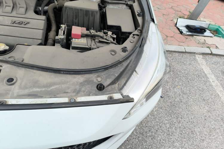 Used Haval M6 2019 1.5T DCT Two-Wheel Drive Elite Version China VI Standard Engine Bay Left