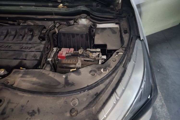 Used Haval M6 2019 1.5T Manual Two-Wheel Drive Urban Version China VI Standard Engine Bay Left