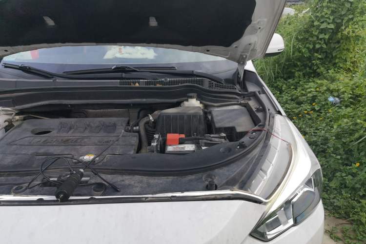 Used Haval M6 2019 1.5T DCT Two-Wheel Drive Elite Version China VI Standard Engine Bay Left
