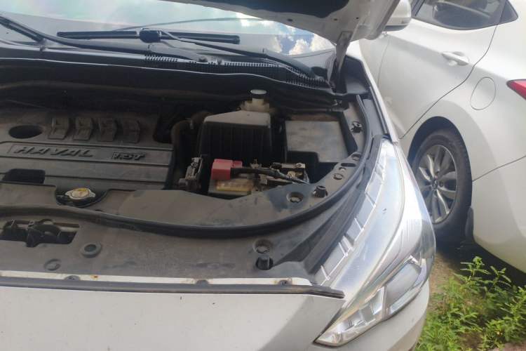 Used Haval M6 2019 1.5T DCT Two-Wheel Drive Value Edition China VI Standard Engine Bay Left