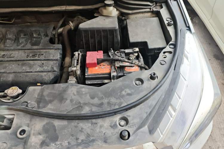 Used Haval M6 2019 1.5T DCT Two-Wheel Drive Value Edition China VI Standard Engine Bay Left
