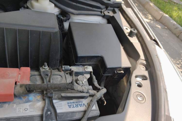 Used Haval M6 2019 1.5T DCT Two-Wheel Drive Value Edition China VI Standard Engine Bay Left