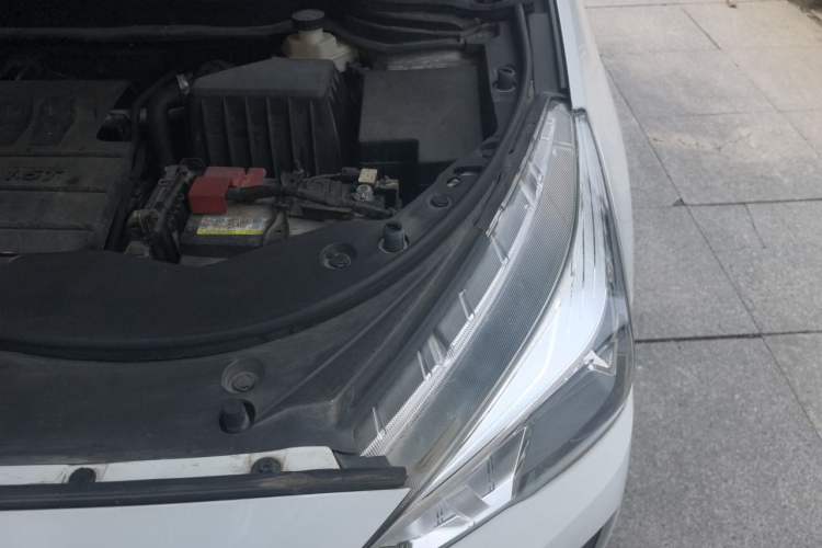 Used Haval M6 2019 1.5T DCT Two-Wheel Drive Value Edition China VI Standard Engine Bay Left
