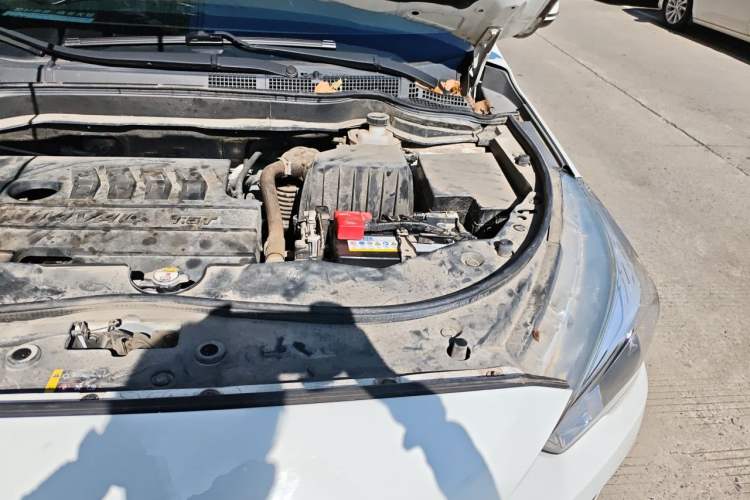 Used Haval M6 2019 1.5T DCT Two-Wheel Drive Elite Version China VI Standard Engine Bay Left