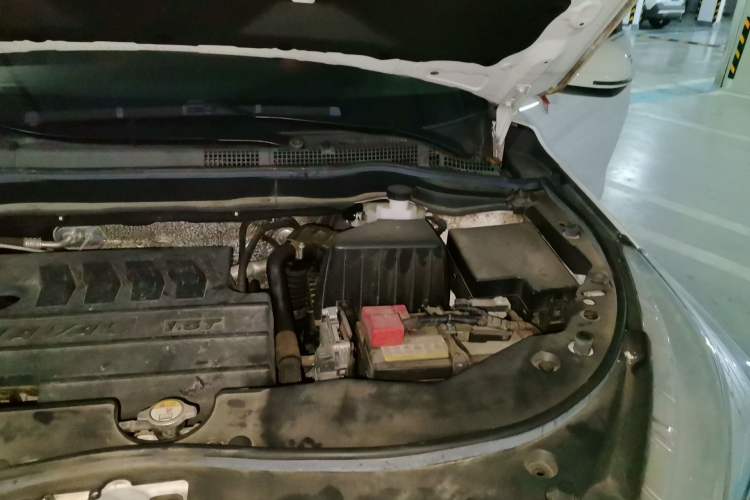 Used Haval M6 2019 1.5T Manual Two-Wheel Drive Urban Version China VI Standard Engine Bay Left