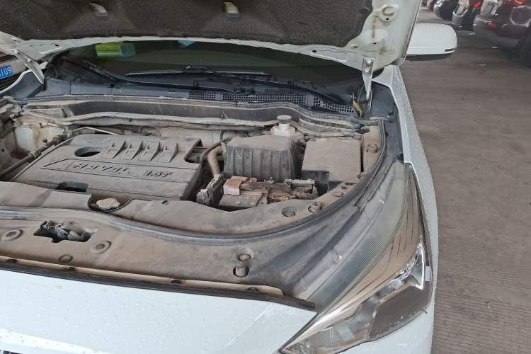 Used Haval M6 2019 1.5T Manual Two-Wheel Drive Elite Version China VI Standard Engine Bay Left