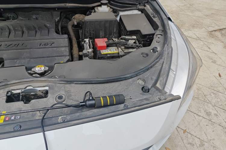 Used Haval M6 2019 1.5T DCT Two-Wheel Drive Value Edition China VI Standard Engine Bay Left