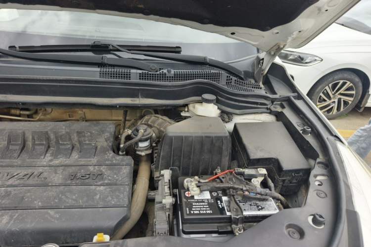 Used Haval M6 2019 1.5T DCT Two-Wheel Drive Elite Version China V Standard Engine Bay Left