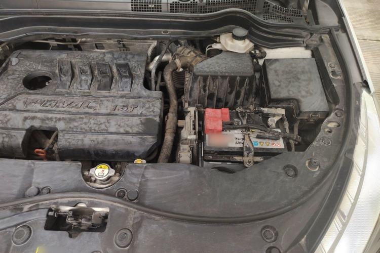 Used Haval M6 2019 1.5T DCT Two-Wheel Drive Elite Version China VI Standard Engine Bay Left
