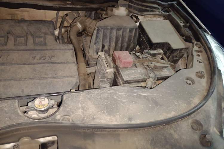 Used Haval M6 2019 1.5T DCT Two-Wheel Drive Elite Version China VI Standard Engine Bay Left