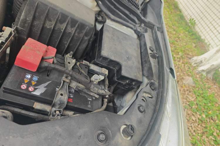 Used Haval M6 2019 1.5T DCT Two-Wheel Drive Elite Version China VI Standard Engine Bay Left