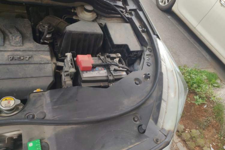 Used Haval M6 2019 1.5T Manual Two-Wheel Drive Elite Version China V Standard Engine Bay Left