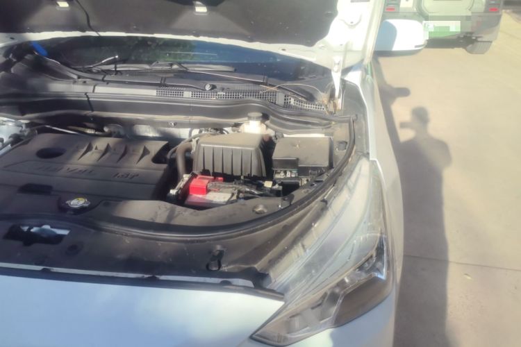 Used Haval M6 2019 1.5T DCT Two-Wheel Drive Value Edition China VI Standard Engine Bay Left