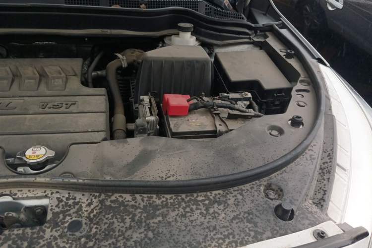 Used Haval M6 2019 1.5T DCT Two-Wheel Drive Elite Version China VI Standard Engine Bay Left