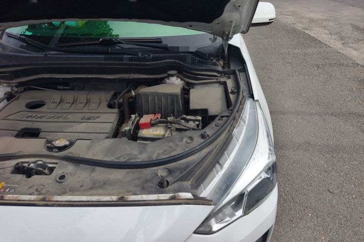Used Haval M6 2019 1.5T DCT Two-Wheel Drive Value Edition China VI Standard Engine Bay Left