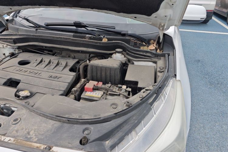 Used Haval M6 2019 1.5T DCT Two-Wheel Drive Elite Version China VI Standard Engine Bay Left