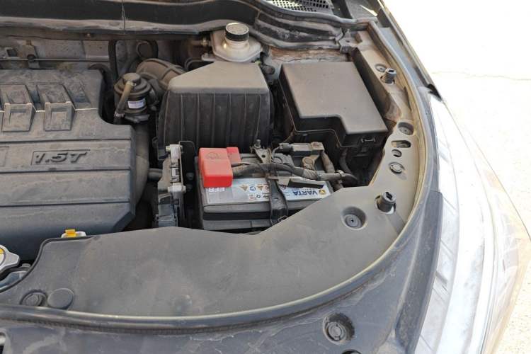 Used Haval M6 2019 1.5T Manual Two-Wheel Drive Elite Version China V Standard Engine Bay Left