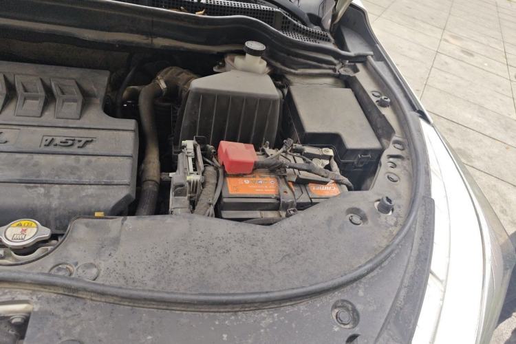 Used Haval M6 2019 1.5T DCT Two-Wheel Drive Elite Version China V Standard Engine Bay Left