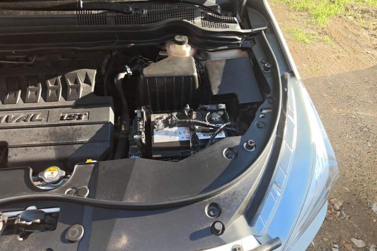 Used Haval M6 2019 1.5T DCT Two-Wheel Drive Value Edition China VI Standard Engine Bay Left