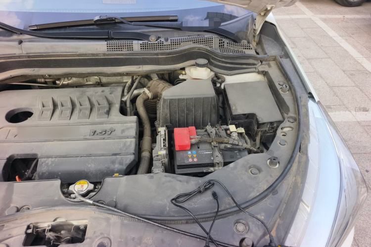 Used Haval M6 2019 1.5T DCT Two-Wheel Drive Elite Version China VI Standard Engine Bay Left