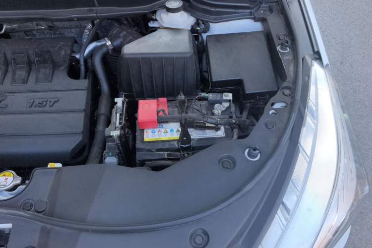 Used Haval M6 2019 1.5T DCT Two-Wheel Drive Value Edition China VI Standard Engine Bay Left