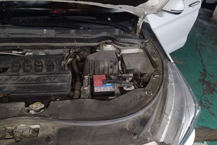 Used Haval M6 2019 1.5T DCT Two-Wheel Drive Value Edition China VI Standard Engine Bay Left