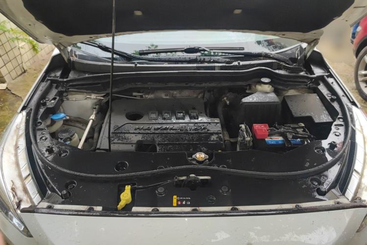 Used Haval M6 2019 1.5T DCT Two-Wheel Drive Elite Version China VI Standard Engine Bay
