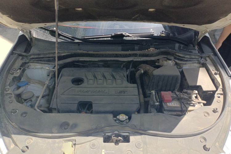 Used Haval M6 2019 1.5T DCT Two-Wheel Drive Urban Version China VI Standard Engine Bay
