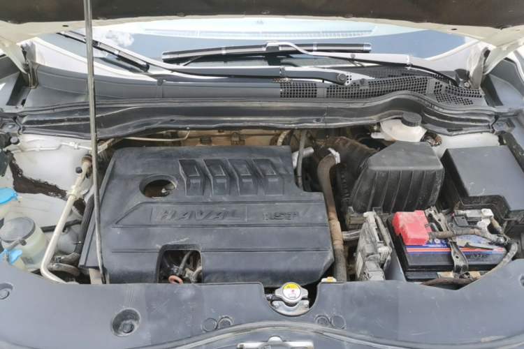 Used Haval M6 2019 1.5T DCT Two-Wheel Drive Elite Version China VI Standard Engine Bay