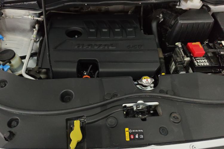 Used Haval M6 2019 1.5T DCT Two-Wheel Drive Elite Version China VI Standard Engine Bay