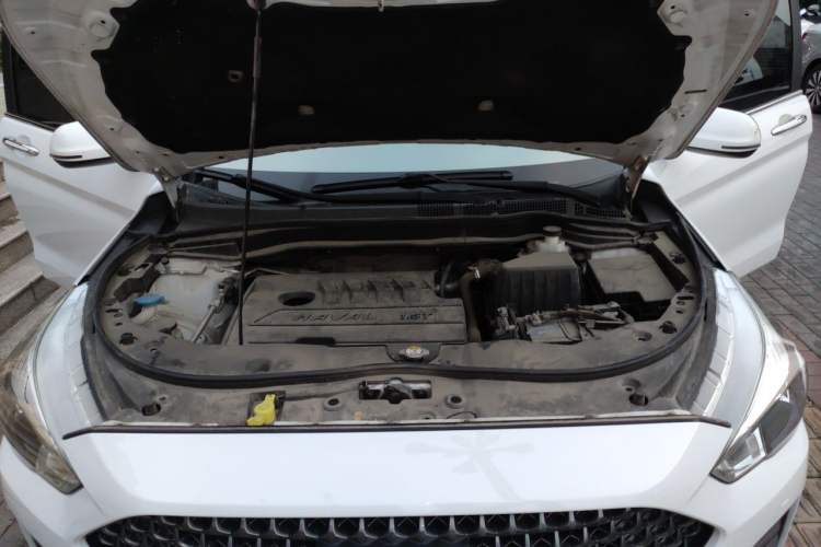 Used Haval M6 2019 1.5T DCT Two-Wheel Drive Elite Version China VI Standard Engine Bay