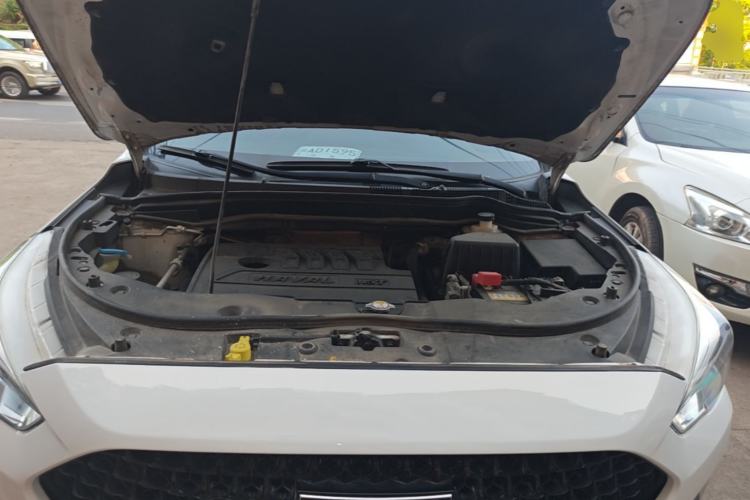 Used Haval M6 2019 1.5T DCT Two-Wheel Drive Elite Version China VI Standard Engine Bay