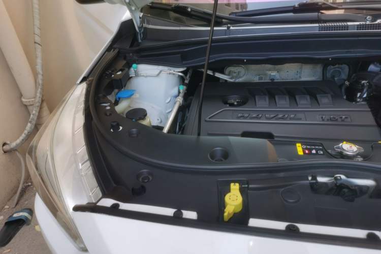 Used Haval M6 2019 1.5T Manual Two-Wheel Drive Elite Version China V Standard Engine Bay Right