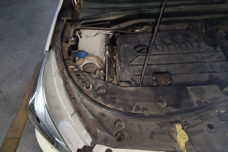 Used Haval M6 2019 1.5T Manual Two-Wheel Drive Urban Version China VI Standard Engine Bay Right