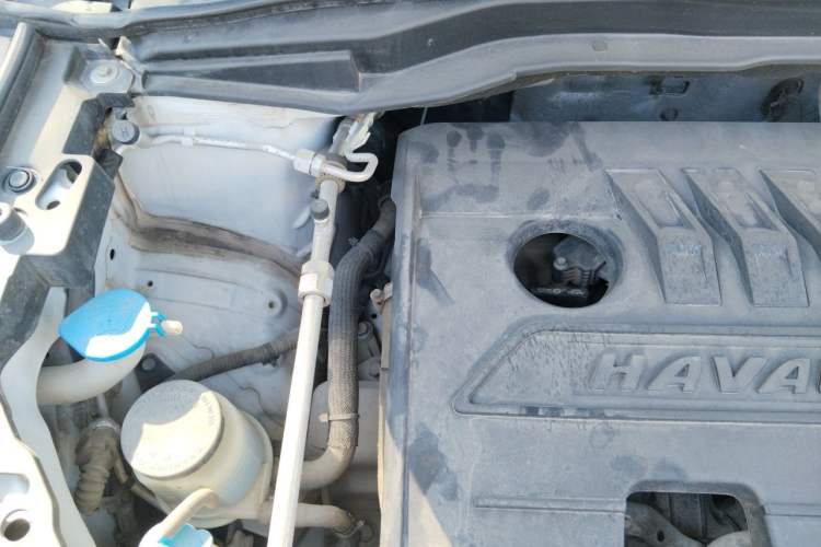 Used Haval M6 2019 1.5T Manual Two-Wheel Drive Elite Version China V Standard Engine Bay Right