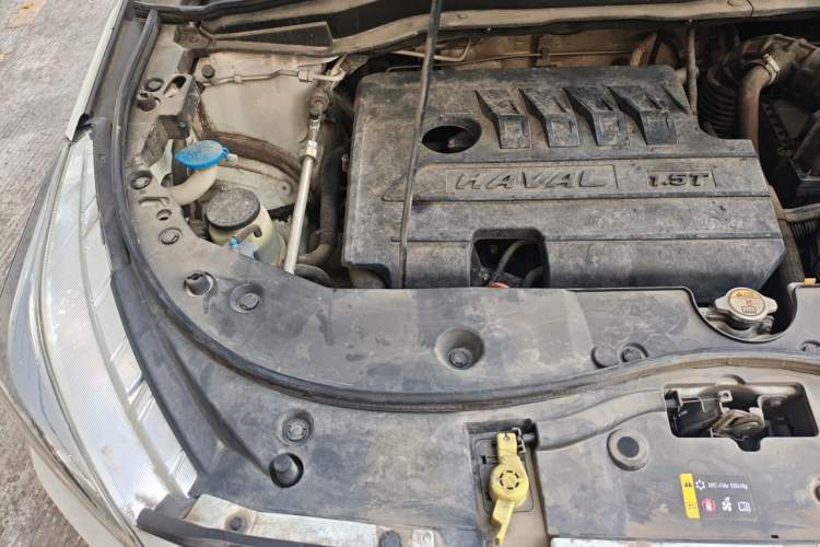 Used Haval M6 2019 1.5T DCT Two-Wheel Drive Value Edition China VI Standard Engine Bay Right