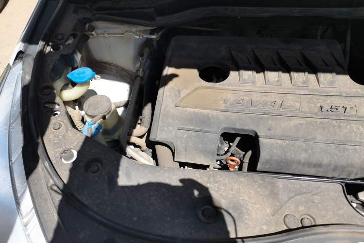 Used Haval M6 2019 1.5T DCT Two-Wheel Drive Value Edition China VI Standard Engine Bay Right