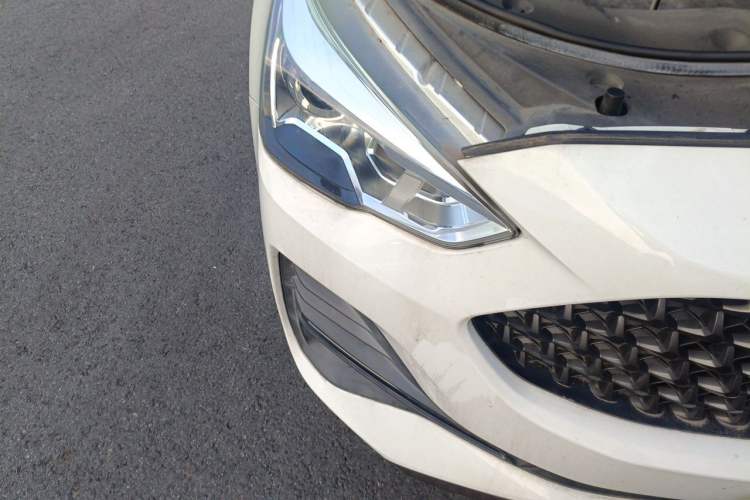 Used Haval M6 2019 1.5T DCT Two-Wheel Drive Value Edition China VI Standard Engine Bay Right