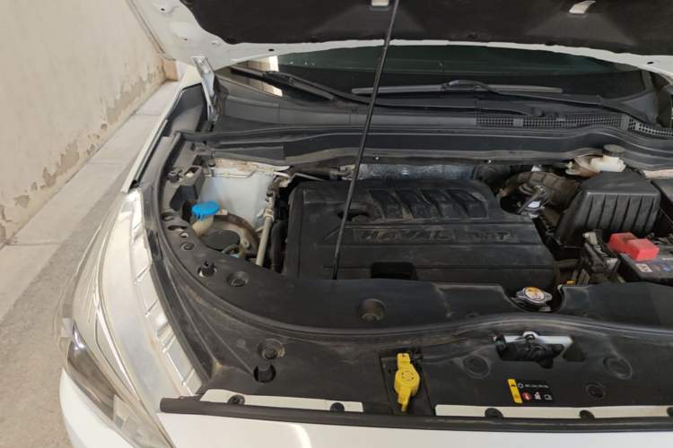 Used Haval M6 2019 1.5T DCT Two-Wheel Drive Elite Version China V Standard Engine Bay Right