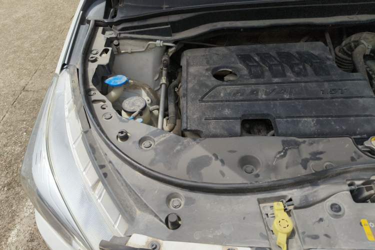 Used Haval M6 2019 1.5T Manual Two-Wheel Drive Elite Version China VI Standard Engine Bay Right