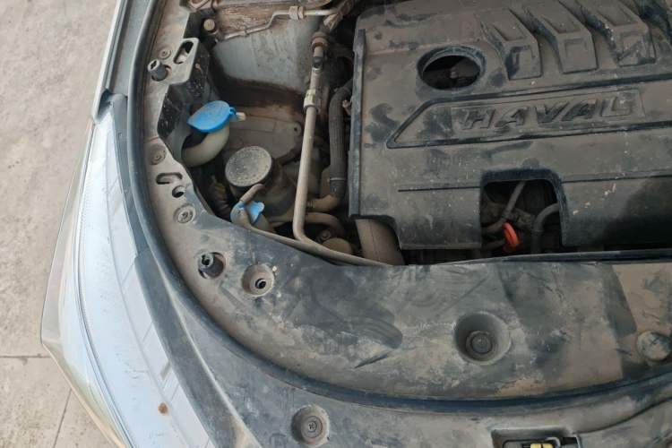 Used Haval M6 2019 1.5T DCT Two-Wheel Drive Value Edition China VI Standard Engine Bay Right