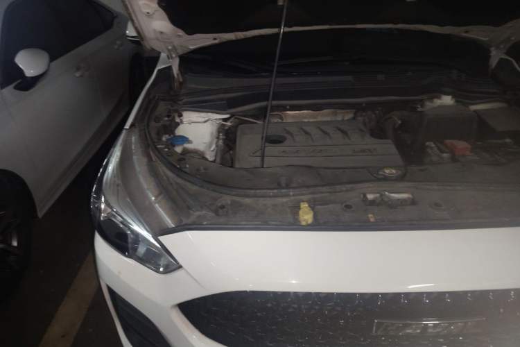 Used Haval M6 2019 1.5T DCT Two-Wheel Drive Value Edition China VI Standard Engine Bay Right