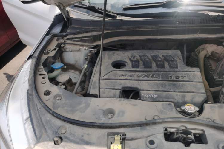 Used Haval M6 2019 1.5T DCT Two-Wheel Drive Elite Version China VI Standard Engine Bay Right