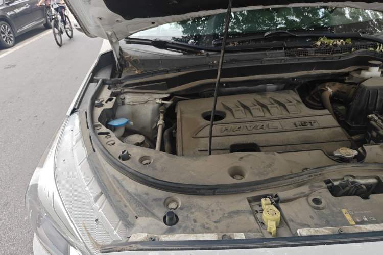 Used Haval M6 2019 1.5T Manual Two-Wheel Drive Elite Version China VI Standard Engine Bay Right