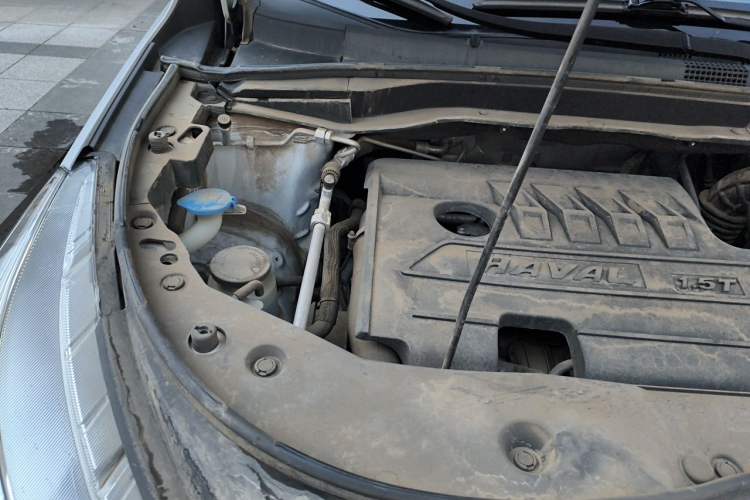 Used Haval M6 2019 1.5T Manual Two-Wheel Drive Urban Version China VI Standard Engine Bay Right