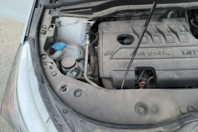 Used Haval M6 2019 1.5T DCT Two-Wheel Drive Value Edition China VI Standard Engine Bay Right