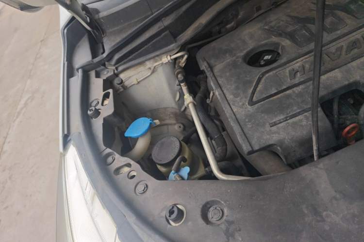 Used Haval M6 2019 1.5T DCT Two-Wheel Drive Elite Version China VI Standard Engine Bay Right