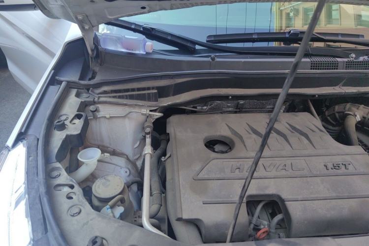 Used Haval M6 2019 1.5T DCT Two-Wheel Drive Urban Version China VI Standard Engine Bay Right