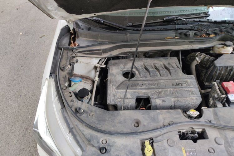 Used Haval M6 2019 1.5T DCT Two-Wheel Drive Elite Version China V Standard Engine Bay Right