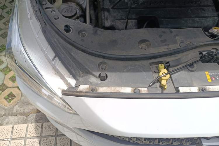 Used Haval M6 2019 1.5T DCT Two-Wheel Drive Value Edition China VI Standard Engine Bay Right